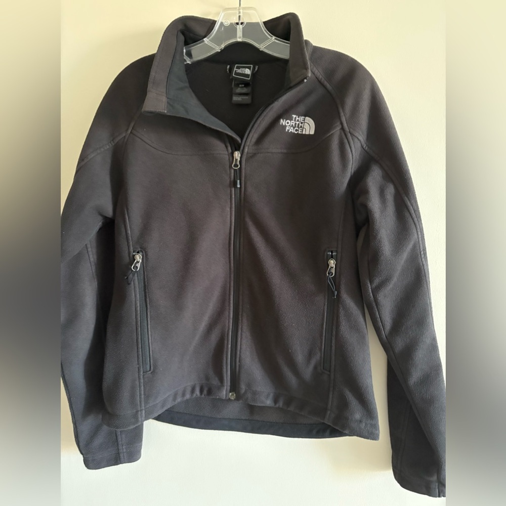 The North Face Black Jacket Women’s medium Windwall jacket